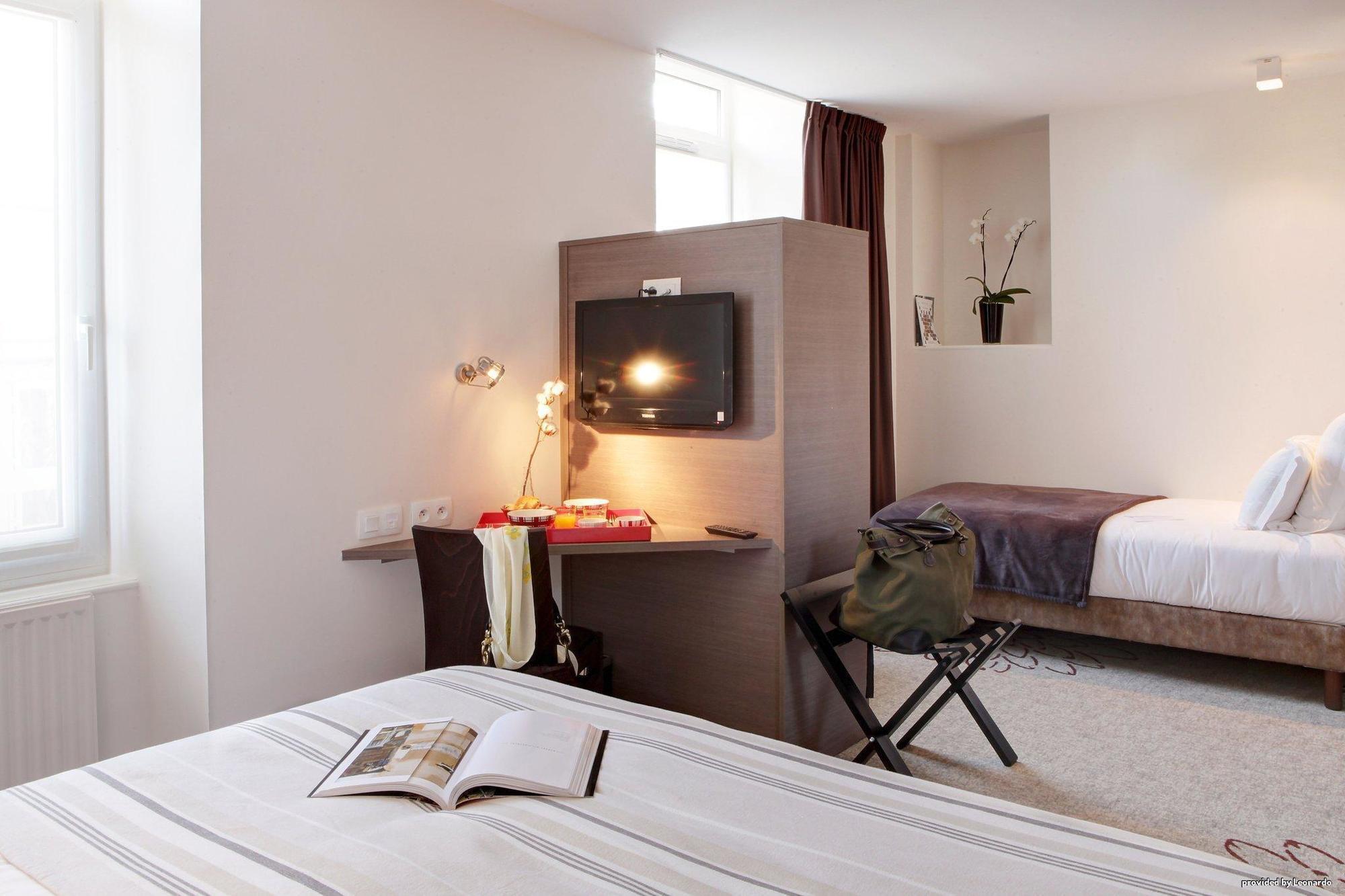 Hotel Le Benhuyc Биник Номер фото
